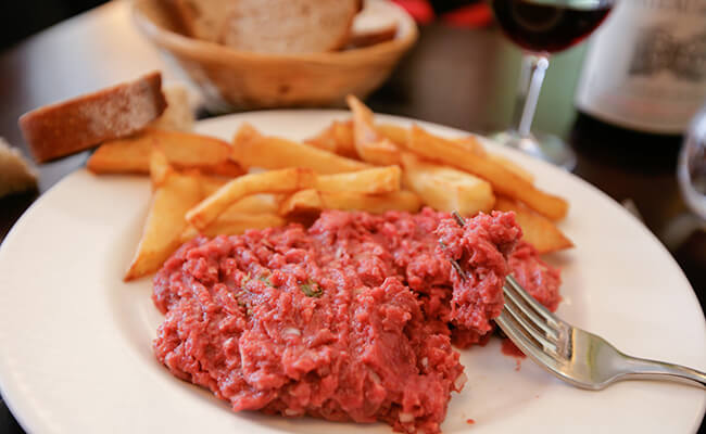 フランス人は赤身肉がお好き！？がっつり食べごたえ満点のステークフリット