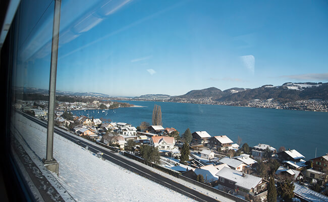 パリからスイスへ小旅行！登山鉄道の車窓からユングフラウヨッホの絶景を楽しむ