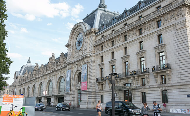 パリ観光ではずせない『オルセー美術館』は、木曜日の夕方に行くのがいい！？