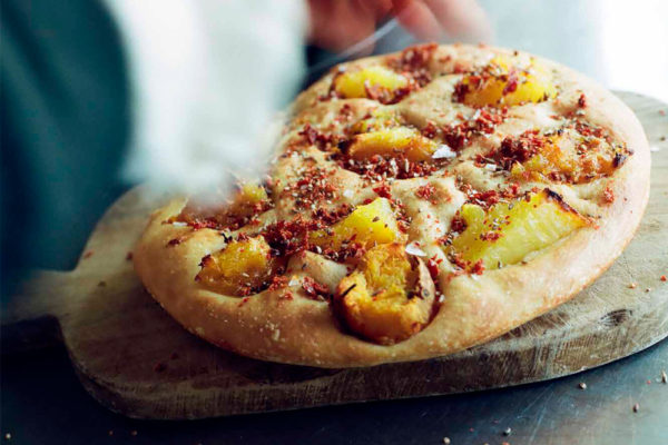 旅の思い出も反映された果物を使ったレシピ集。細川亜衣さんの『果実