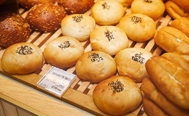 「コシヒカリ“生”食パン」の生地を用いた餡パン