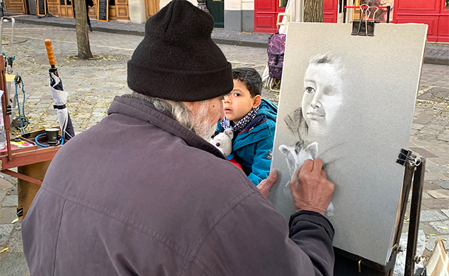 ピカソ、ゴッホ、ルノワールが暮らしたモンマルトルで画家に絵を描いてもらおう