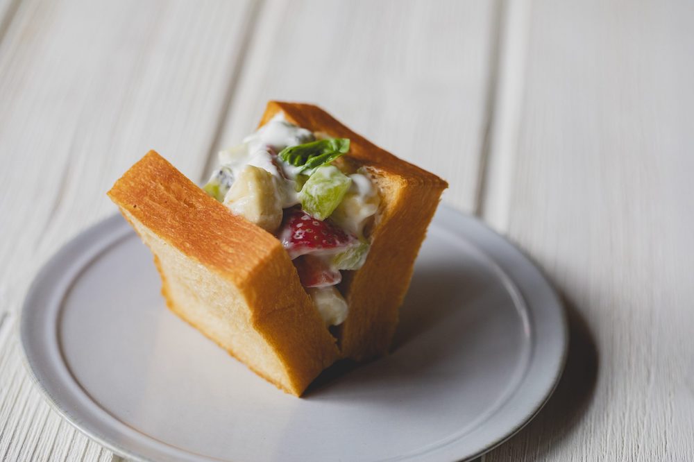 イタリアンの名シェフ小澤唯治さんが届ける北海道の贅沢食パン『MOOJUU BREAD』