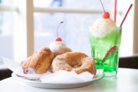 話題のフードコートで味わう懐かしいお菓子。日本橋『Chigaya Bakery』のドーナツ