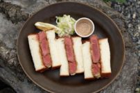京町家リノベ空間でいただく珠玉の出来立てカツサンド。京都『本日の』