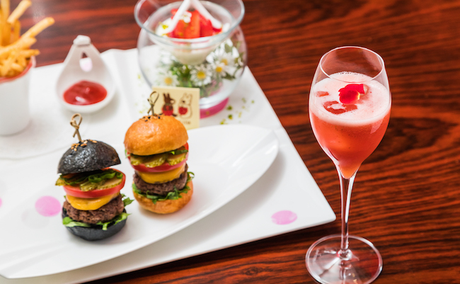 ル カフェ ドゥ ジョエル・ロブション × リサとガスパール！パリを