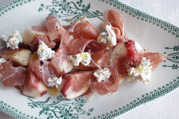 精枠フランス料理 れんこんのフリット、ミニトマトとラディッシュのジャルダン風