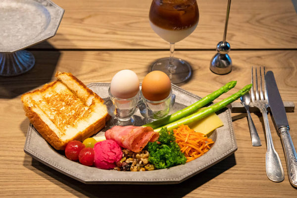 隠れ家カフェ プルミエメ で味わう ちょっとよそゆき の朝ごはん Paris Mag パリマグ