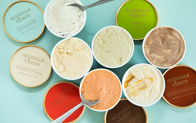 「自然な素材で、本物のアイスクリームを」をコンセプトに2011年創業のハンドクラフトアイスクリームブランド『ハンデルスベーゲン』
