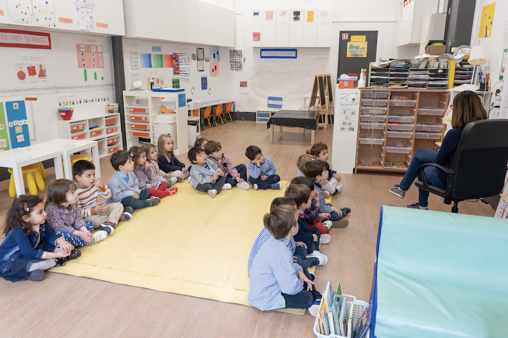 フランスでは3歳から義務教育！フランスの幼稚園をリアルレポート