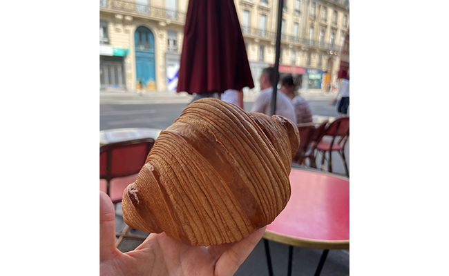 パリのパン屋「セドリック・グロレ・オペラ」のクロワッサン