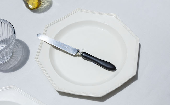 シンプルな白い8角形のお皿