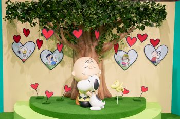 思いやりと優しさに包まれて。『LOVE LOVE スヌーピー展 ～Take Care with Peanuts～』