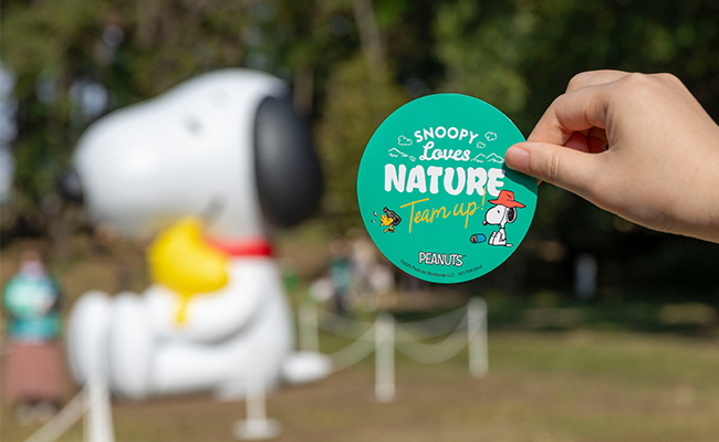 SNOOPY Loves NATURE “Team up!”」オリジナルステッカー